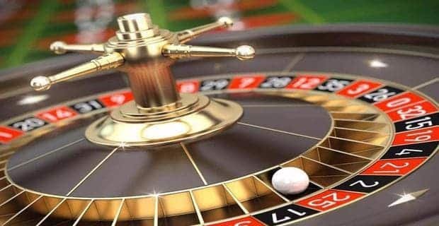 Tampilan meja rolet kasino langsung ras toto dengan dealer dan kamera multi-sudut